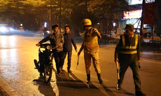 Lợi dụng cổ vũ vi phạm, nhiều thanh niên bị cảnh sát Hà Nội xử lý