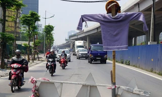 Xử lý hàng loạt nắp cống 'bẫy xe' trên đường Phạm Văn Đồng