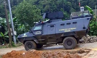 Khoảng 200 cảnh sát được trang bị xe đặc chủng vây giáp, tiêu diệt ông trùm ma túy khét tiếng ở Lóng Luông, huyện Vân Hồ, tỉnh Sơn La. Ảnh: Facebook: Hoàng An Thắng