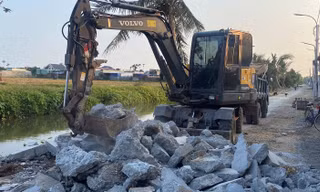 Hải Phòng: Phá đoạn đường nông thôn mới kiểu mẫu vì bê tông kém chất lượng