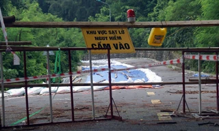 Cận cảnh tuyến đường du lịch ở Đồ Sơn bị phong tỏa