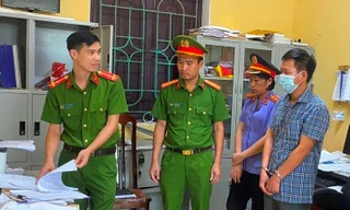 Khởi tố công chức xã tham ô tiền trợ cấp thờ cúng liệt sĩ 