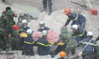 Khởi tố vụ sập nhà 3 tầng trên phố Cửa Bắc khiến 2 người chết