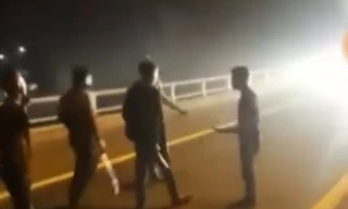 Bắt giữ nhóm đối tượng vác dao chặn xe 'xin đểu' trên cao tốc