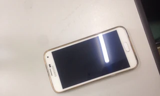 Cảnh sát rút súng truy đuổi kẻ cướp điện thoại trên quốc lộ