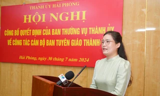 Chị Vương Toàn Thu Thủy phát biểu nhận nhiệm vụ. 