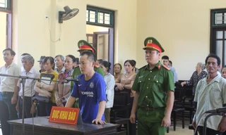 Bố bị xúc phạm, con tát hàng xóm tử vong