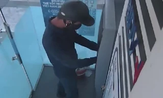 Truy tìm 2 đối tượng lắp thiết bị sao chụp dữ liệu lên cây ATM