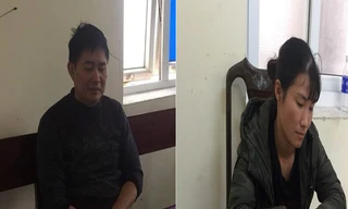 Tài xế Lĩnh và phụ xe Hiền tại cơ quan công an 