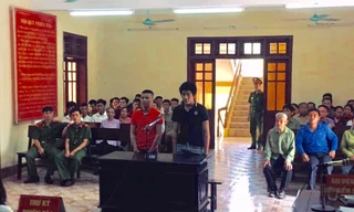 Rủ bạn lấy chăn trùm đầu ông nội để cướp tiền 