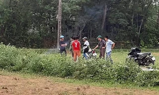 Nam thanh niên chết bên lề đường trên tay cầm kim tiêm