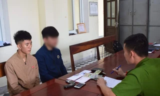 Hai đối tượng bị bắt giữ tại cơ quan công an