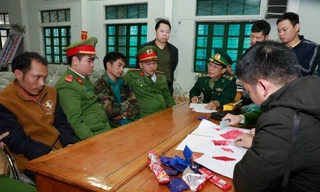 ​Các đối tượng bị bắt giữ cùng tang vật 