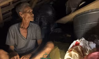 Cơ cực cuộc sống ở vùng lũ: Ba đêm thức trắng trên gác nhà chờ nước rút