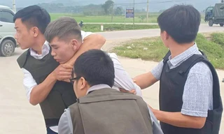 Bắt thêm ba nghi phạm vụ ôm súng, lựu đạn cố thủ trong ô tô