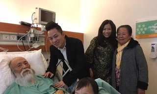 Ca sĩ Tùng Dương đến thăm và hát tặng thầy Văn Như Cương