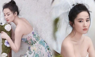 Diện đầm cúp ngực, Lưu Diệc Phi quá đỗi gợi cảm