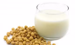 Những thức uống có hại đến chuyện chăn gối