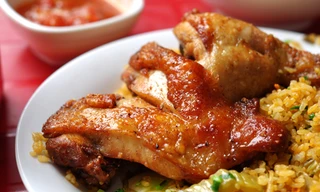 Cơm rang vỉa hè phố cổ Hà Nội ngày se lạnh