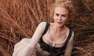‘Thiên nga’ nước Úc Nicole Kidman quyến rũ mê hoặc giữa đồng cỏ