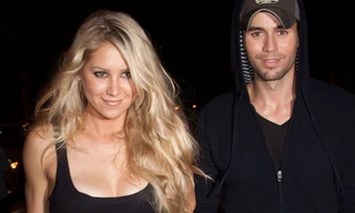Enrique Iglesias và ‘công chúa quần vợt’ Anna Kournikova đón con sinh đôi 