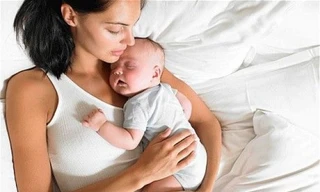 Đèn ngủ 'âm thầm' hại trẻ sơ sinh