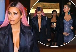 Chị em nhà Kim Kardashian mặc gợi cảm dạo phố đêm ở Tokyo