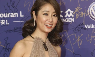 Lâm Tâm Như tự tin diện đầm khoét sâu