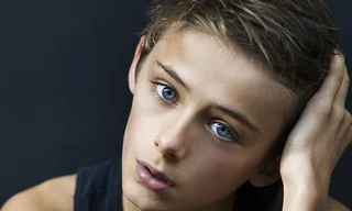 Dân mạng ‘sôi sục’ săn tìm hotboy 12 tuổi đẹp trai như tài tử