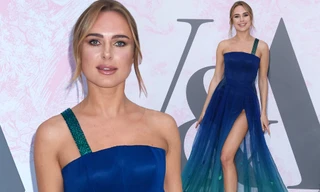 Nàng thơ nước Anh sang chảnh siêu quyến rũ với váy xẻ 'bất tận'