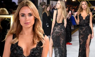 Kimberley Garner diện váy ren xuyên thấu hở bạo