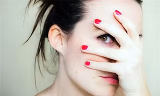 7 điều gây hại cho đôi mắt
