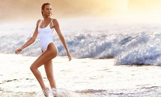 Đường cong ‘đốn tim’ của thiên thần Nam Phi Candice Swanepoel 