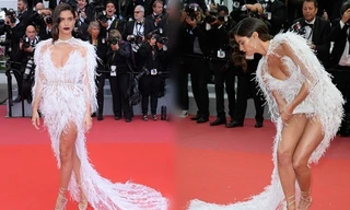 Người đẹp nội y Sara Sampaio gặp rắc rối với váy đính lông rườm rà