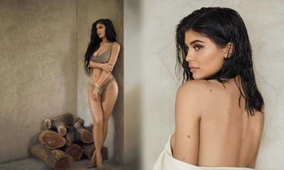 Cô nàng 19 tuổi nhà Kim Kardashian khoe ba vòng ‘đồng hồ cát’