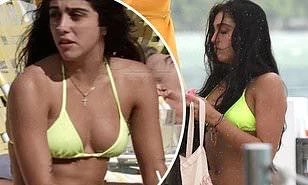 Con gái 9x của Madonna diện bikini đầy sức sống trên biển