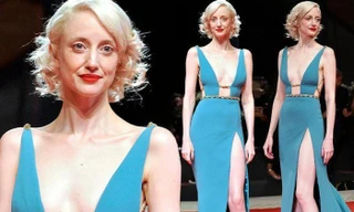 Diễn viên người Anh mặc hở bạo vẫn được khen đẹp như nữ thần