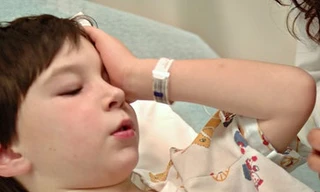 Những chấn thương về mắt thường gặp khi đi du lịch