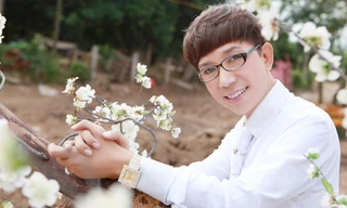 3 sao nam V-biz chăm dùng son phấn 