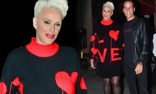 Vợ cũ 'người hùng cơ bắp' eo thon ngỡ ngàng sau sinh 