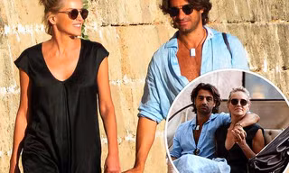 Minh tinh ‘Bản năng gốc’ trẻ đẹp bên người tình kém 19 tuổi