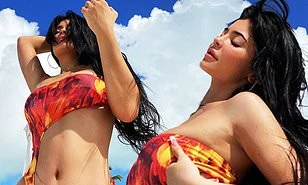 Cô út tỉ phú Kylie Jenner tung ảnh bikini 'đốn tim' các chàng trai