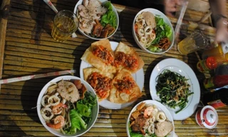  Cao lầu, hoành thánh trứ danh phố Hội