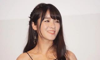 Ngỡ ngàng ‘con trai’ Châu Tinh Trì hóa thiếu nữ xinh đẹp