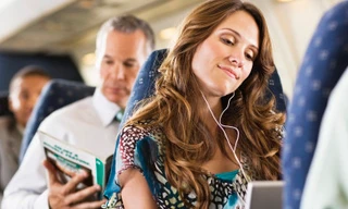 Học cách 'sống sót' sau chuyến bay dài