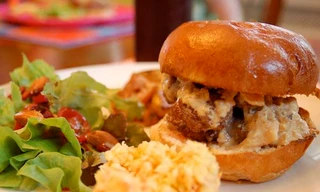 Mùa nóng hạn chế ăn gì?