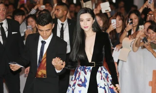 Phạm Băng Băng diện váy siêu gợi cảm sải bước ở LHP Toronto