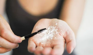 6 công dụng làm đẹp hữu ích của phấn rôm