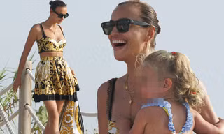 Irina Shayk diện bikini thả dáng siêu mẫu cực quyến rũ 