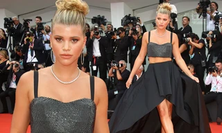 Nàng mẫu 9x Sofia Richie eo thon ngực đầy tại Venice